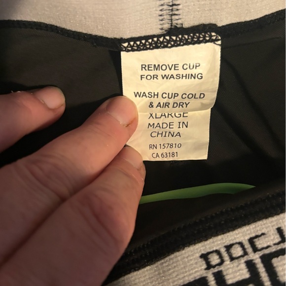 Shock Doctor Compression Shorts with Athletic Cup Pocket Youth XL - Picture 4 of 5